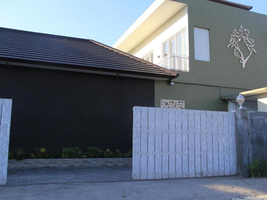The Vinhill Studio Bali Apartment Екстер'єр фото