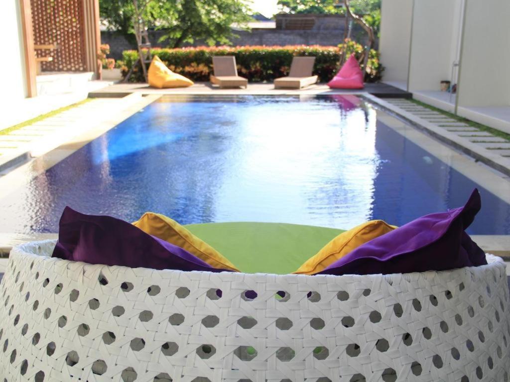 The Vinhill Studio Bali Apartment Екстер'єр фото